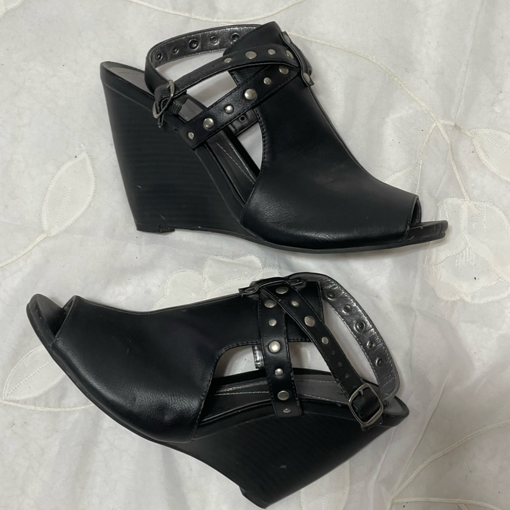 Apt 9 Black Studded Straps Peep Toe - Picture 6 of 11